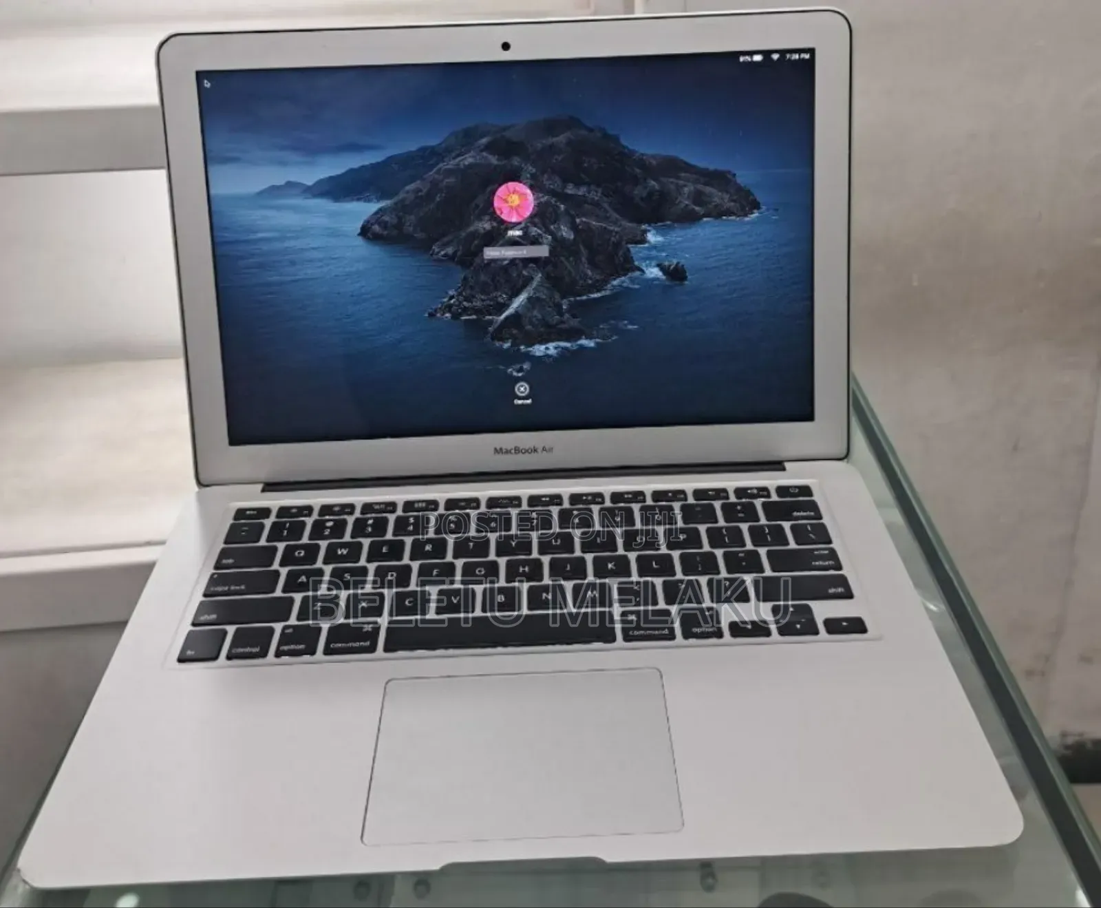 New Laptop Apple MacBook Air 2017 8GB Intel Core I7 SSD 128GB