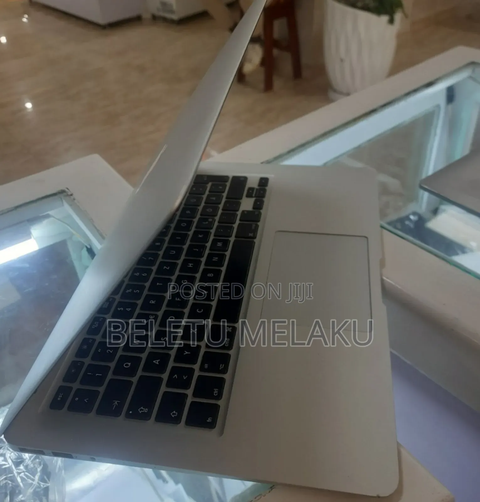 New Laptop Apple MacBook Air 2017 8GB Intel Core I7 SSD 128GB