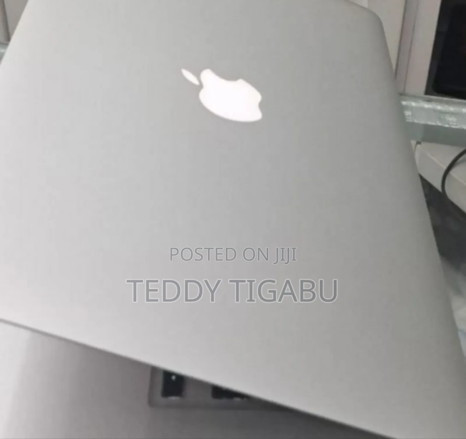 New Laptop Apple MacBook Air 8GB Intel Core I7 SSD 128GB