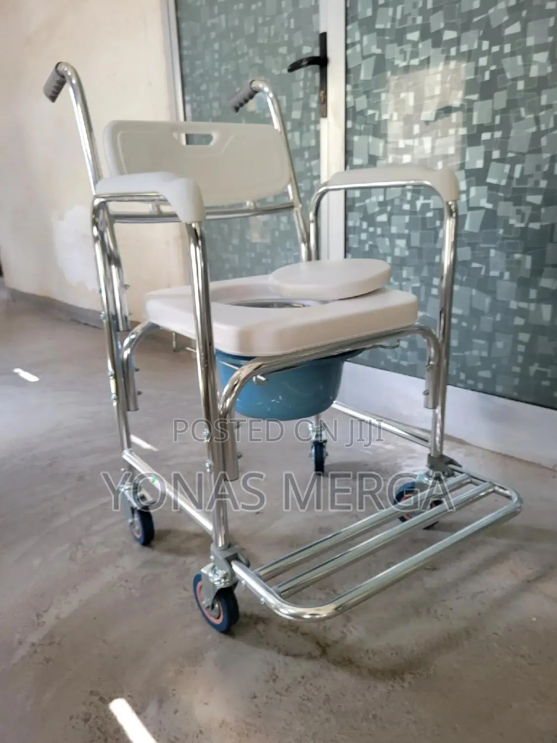 Wheel Mobile Shower Toilet Seat Waterproof Automatic