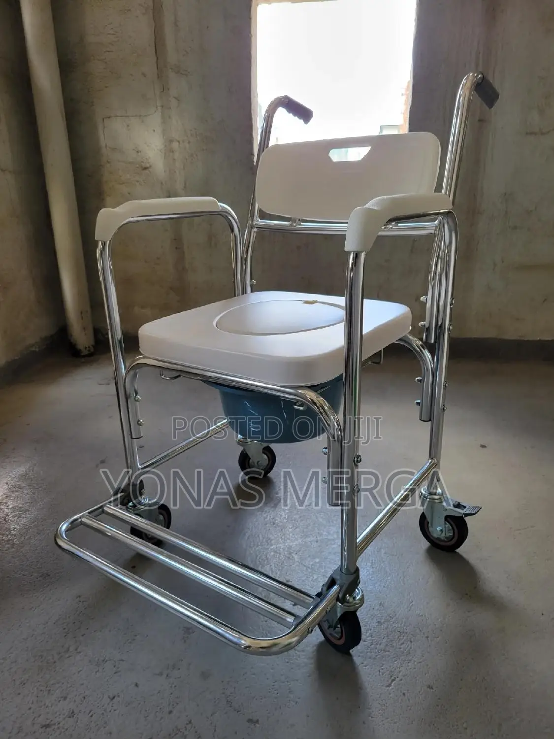 Wheeled Shower Commode Chair፱页footrests Handrail翁፩toilet