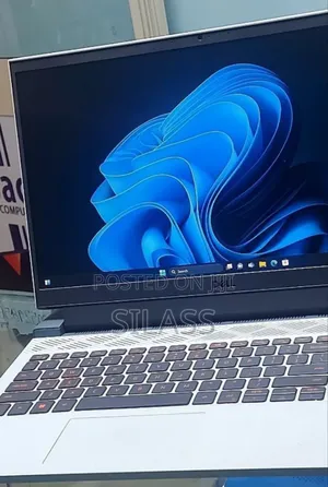 New Laptop Dell G15 5511 16GB AMD Ryzen 5 SSD 512GB