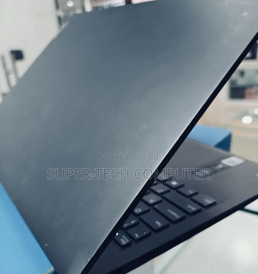 New Laptop Lenovo Yoga 700 32GB Intel Core I7 SSD 1T