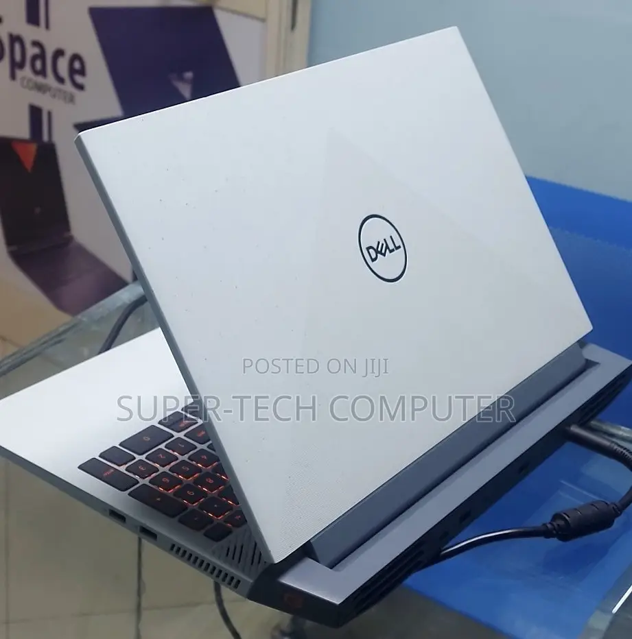 New Laptop Dell G15 5535 16GB AMD Ryzen 5 SSD 512GB