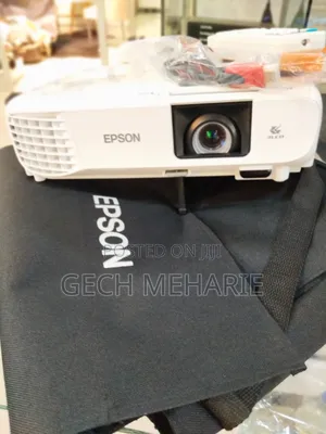 Tbrand New Epson Projector
With Manual Cd and Carto