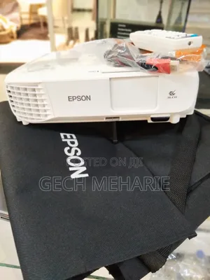 Tbrand New Epson Projector
With Manual Cd and Carto
