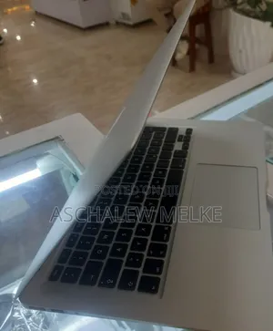 New Laptop Apple MacBook Air 2017 8GB Intel Core I7 SSD 128GB