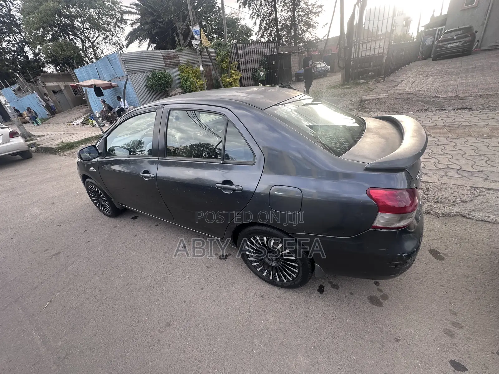 Toyota Yaris Base Sedan 4dr 2010 Black