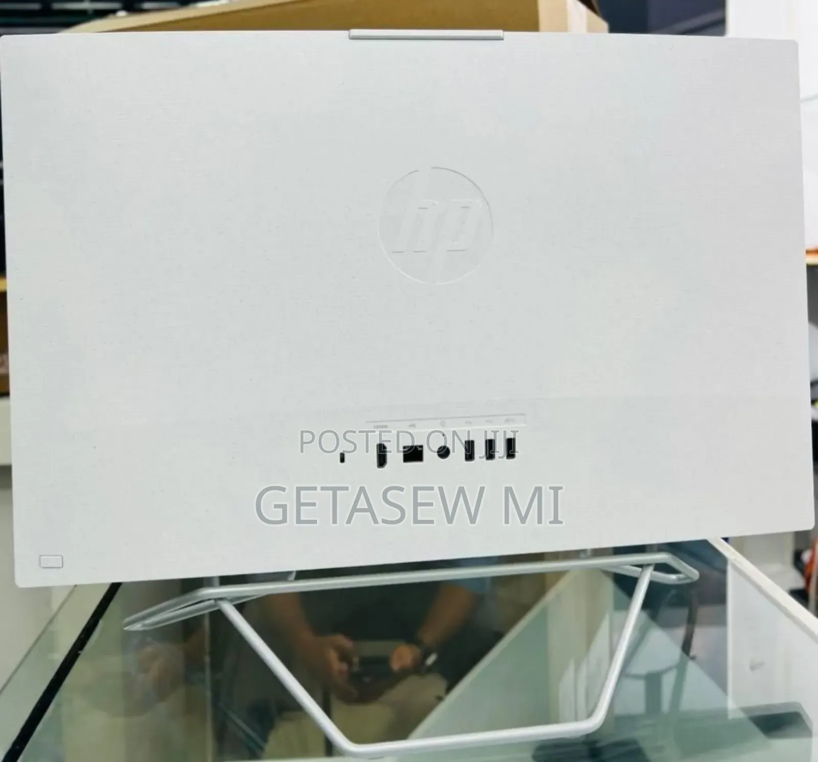 New HP 200 G4 22 All-in-One 8GB Intel Core I7 SSD 512GB