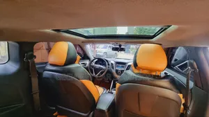 Photo - Hyundai Veloster 2013 Orange