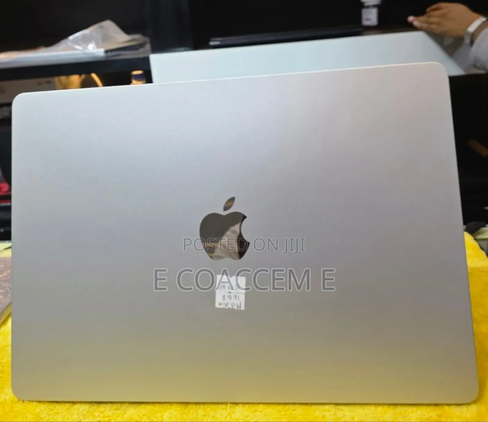 New Laptop Apple MacBook 16GB Apple M3 SSD 512GB