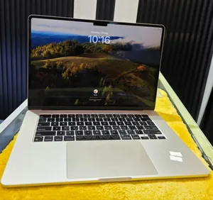 Photo - New Laptop Apple MacBook 16GB Apple M3 SSD 512GB