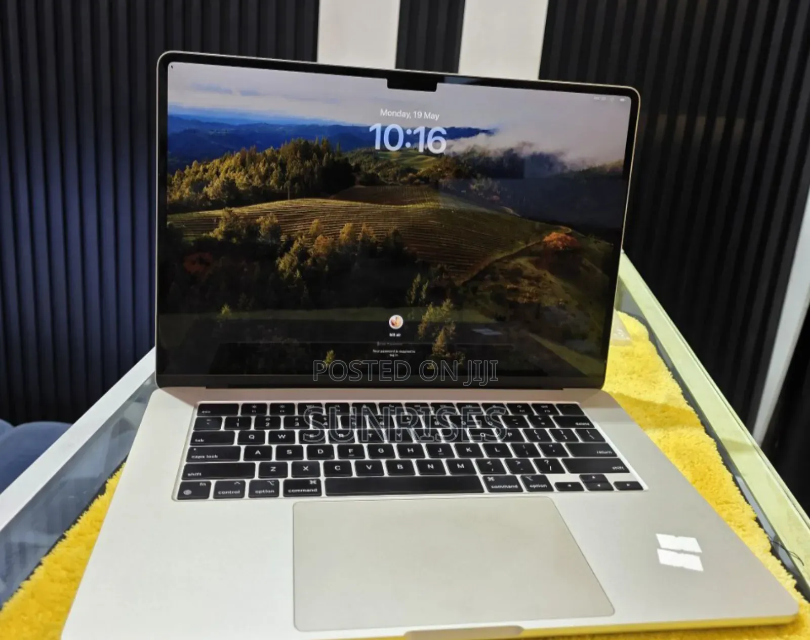 New Laptop Apple MacBook Air 2024 M3 15-Inch 16GB Apple M3 SSD 512GB