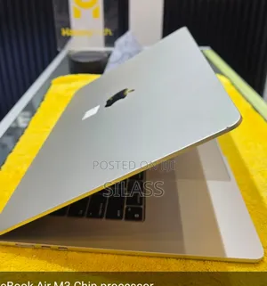 New Laptop Apple MacBook Air 2023 M2 16GB Apple M3 SSD 512GB