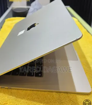 Photo - New Laptop Apple MacBook Air 2024 M3 15-Inch 16GB Apple M3 SSD 512GB