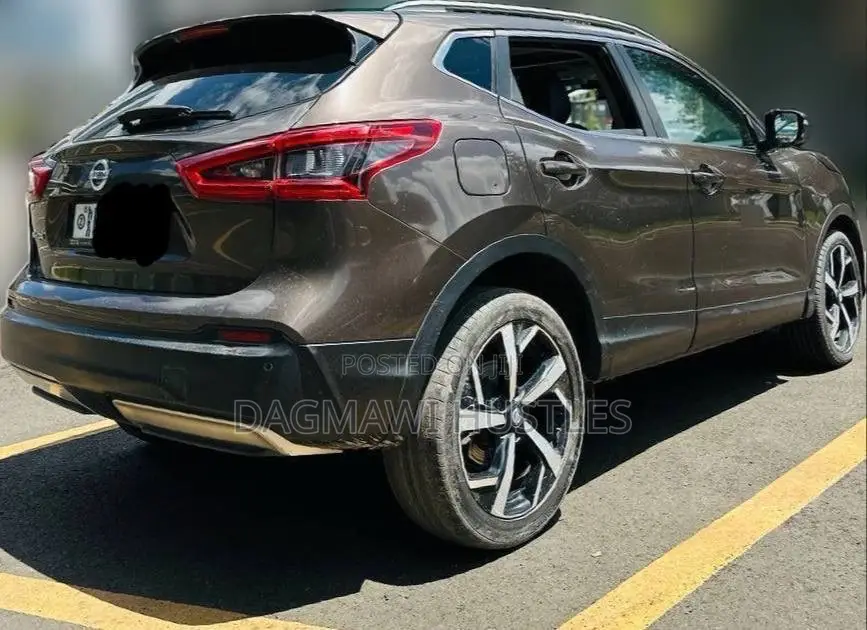 Nissan Qashqai 2018 Brown
