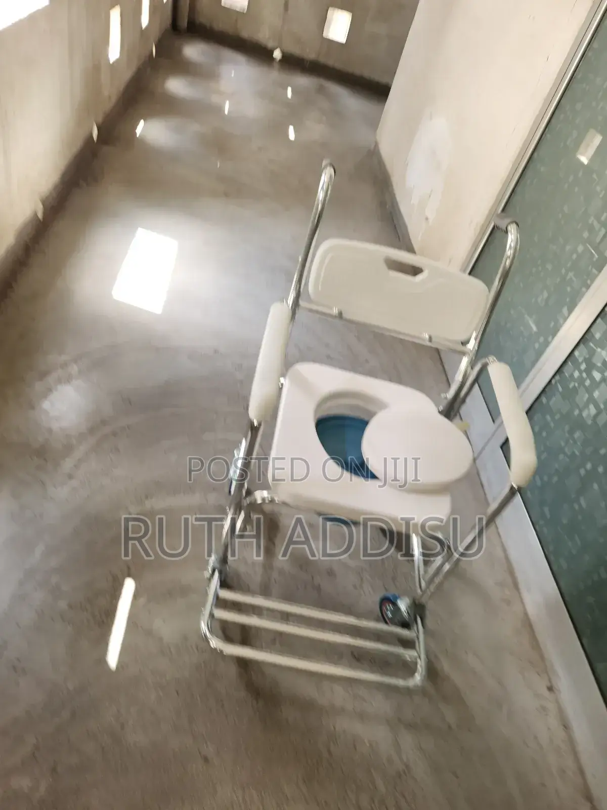 Mini Wheel Commode Small Wheels Comfortable Wheelchair