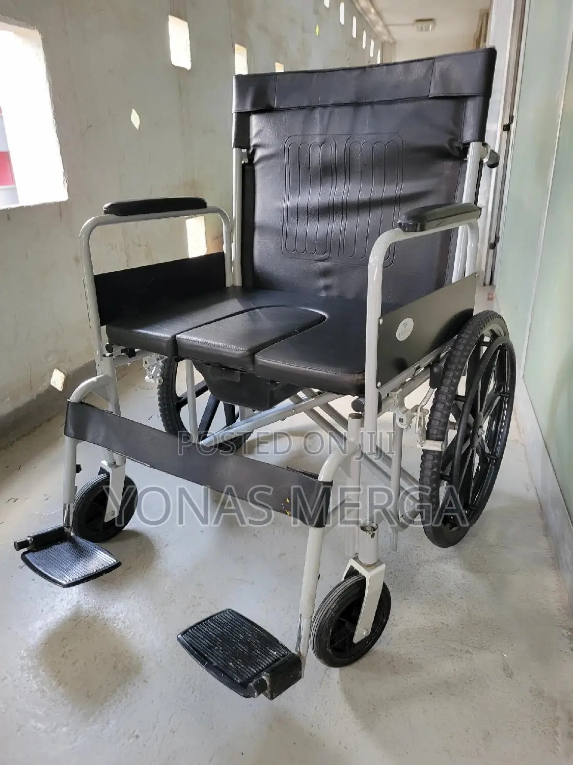 Obesity Commode Wheelchair
Upc:Non Return
Ean:Prepaid Orders
