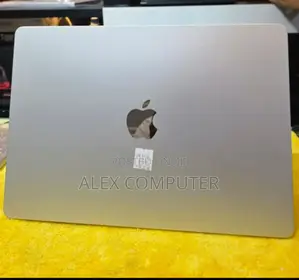 New Laptop Apple MacBook Air 2024 M3 15-Inch 16GB Apple M3 SSD 512GB