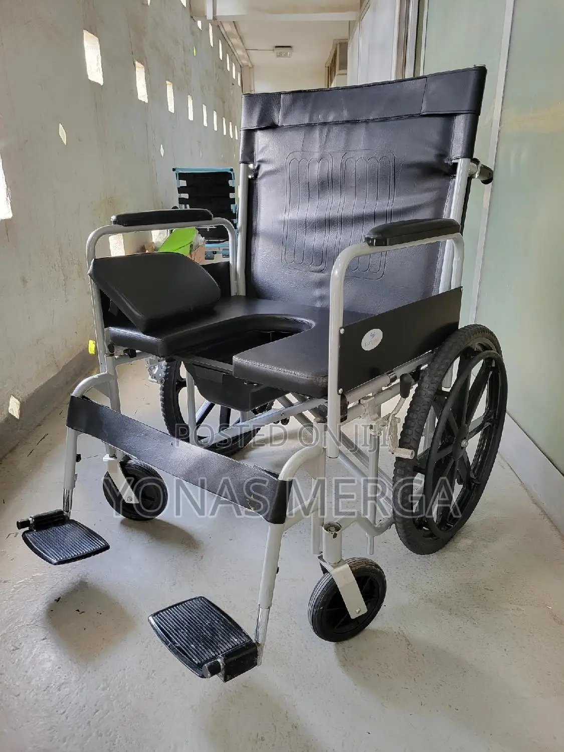 Toilet Wide Seat Wheelchair፺釦essential Tool for Caregivers