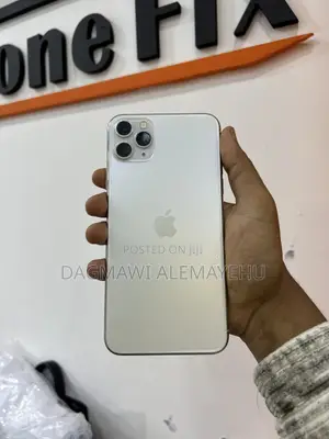 Photo - Apple iPhone 11 Pro Max 256 GB White