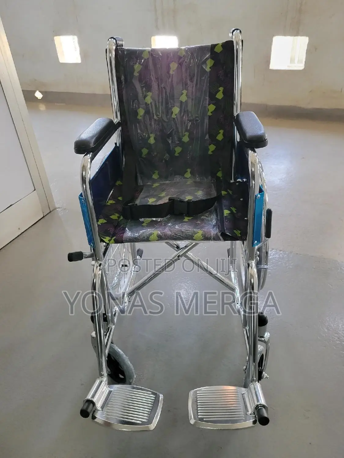 Kid's Wheelchair፭comfortable in the Narrower Size Wheelchair