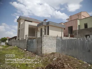 5bdrm Apartment in Roseta Real State, Yeka for sale