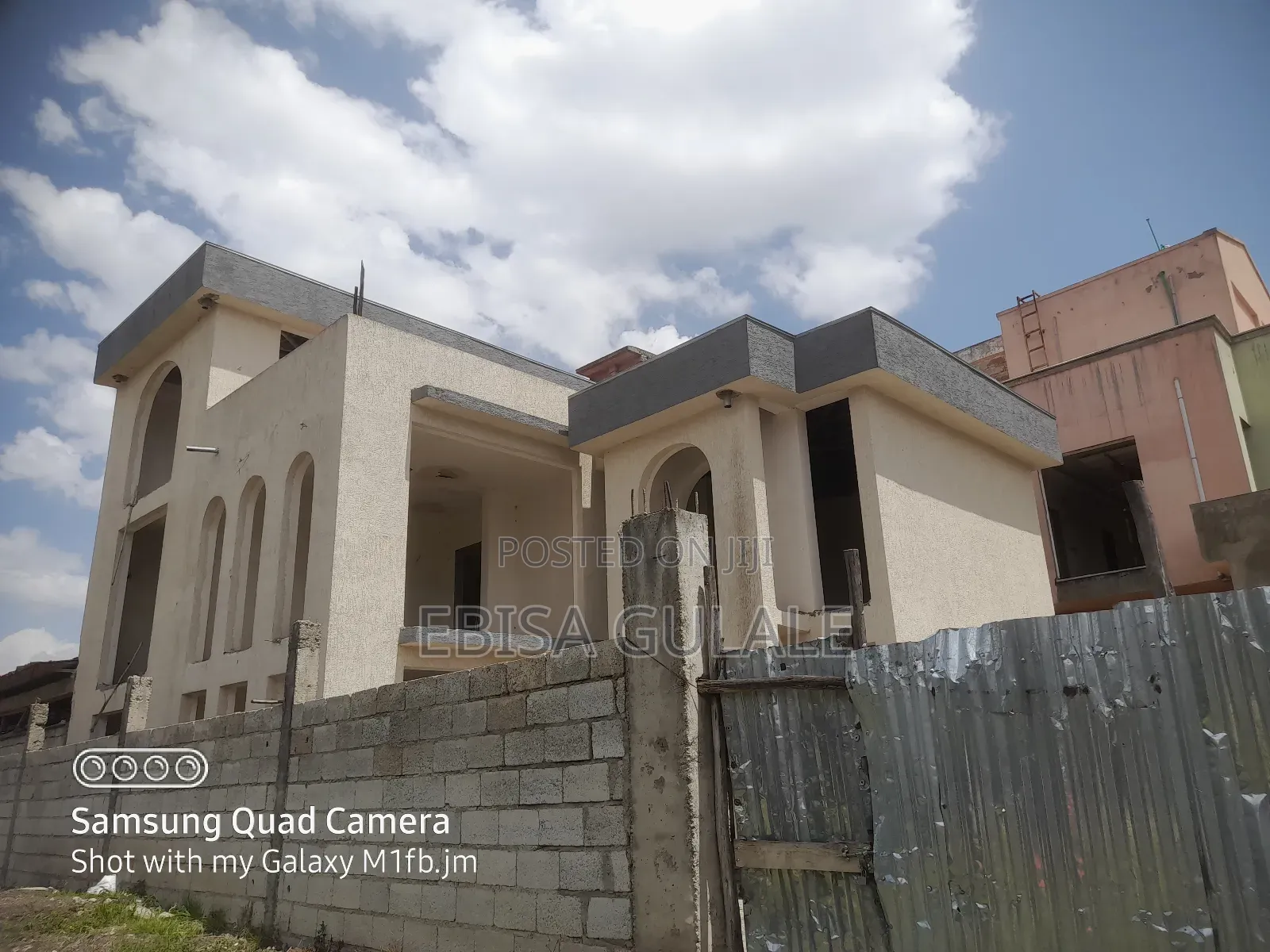 5bdrm Apartment in Roseta Real State, Yeka for sale