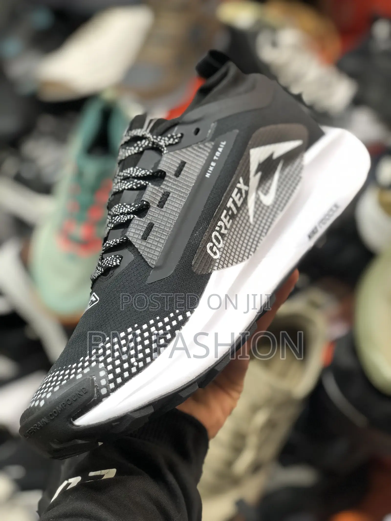 Nike Trail Atc Black and White