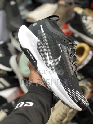 Photo - Nike Trail Atc Black and White