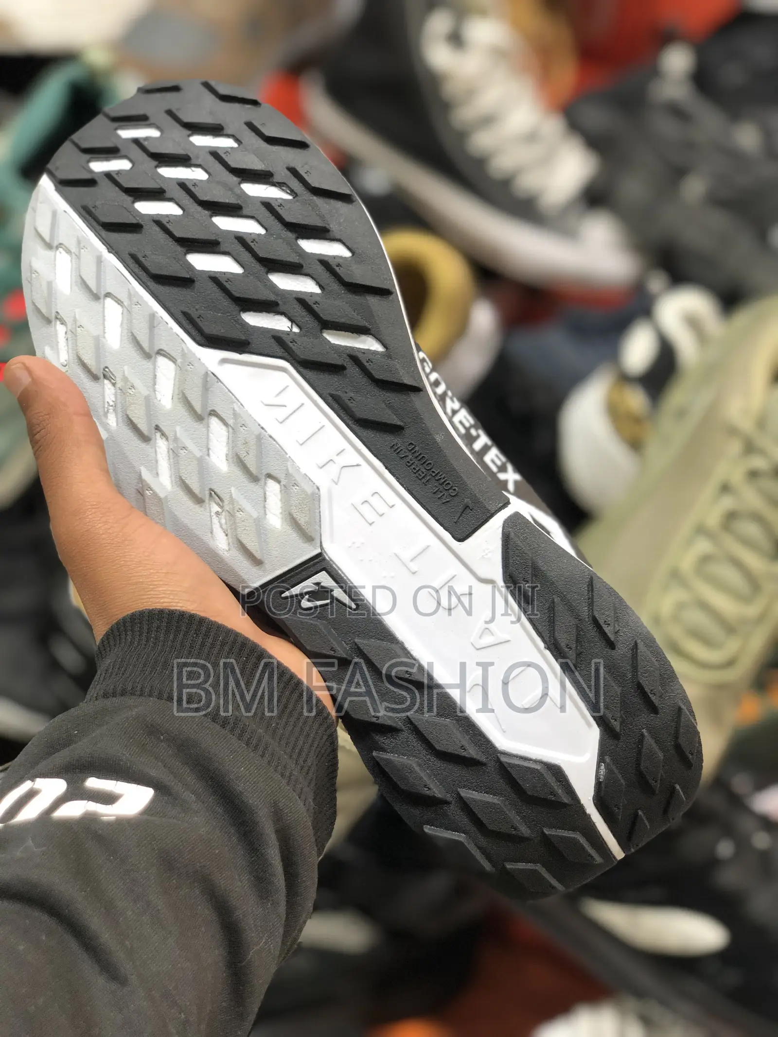 Nike Trail Atc Black and White