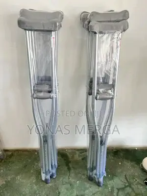 Photo - Crutches፮شcrutches1ذkranchðيbodymed Aluminum Adult Crutches