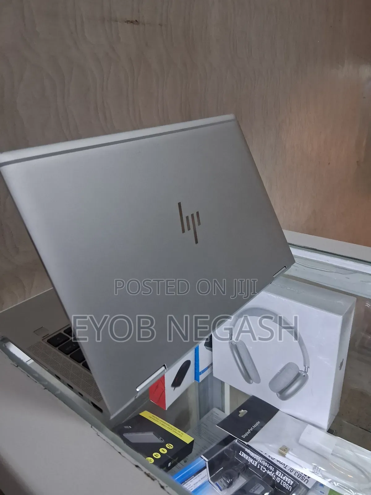 New Laptop HP Spectra 13 16GB Intel Core i5 SSD 1T