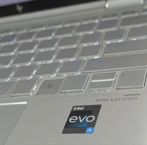 New Laptop HP Spectra 13 16GB Intel Core I5 SSD 1T