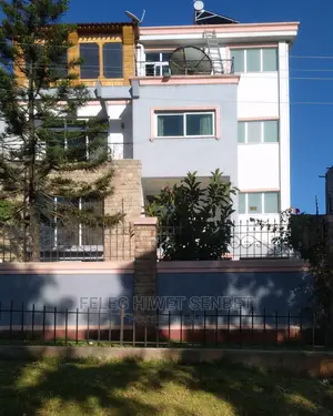 7bdrm House in አአ, Bole for Sale