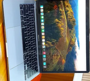 New Laptop Apple MacBook Pro 2022 M2 8GB Apple M2 SSD 256GB