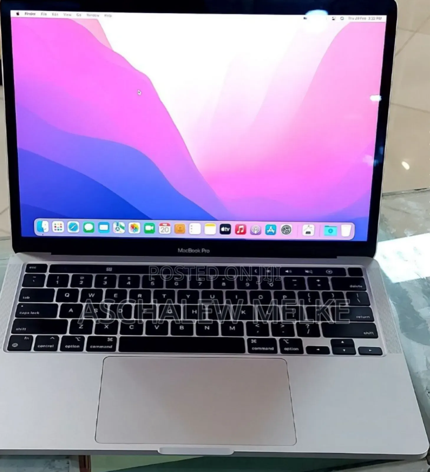 New Laptop Apple MacBook Pro 2020 M1 8GB Apple M1 SSD 256GB