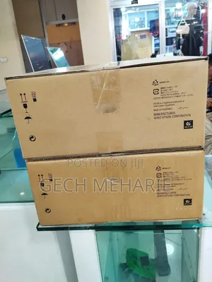 Brand New Epson Projector With Manual Cd and Carton