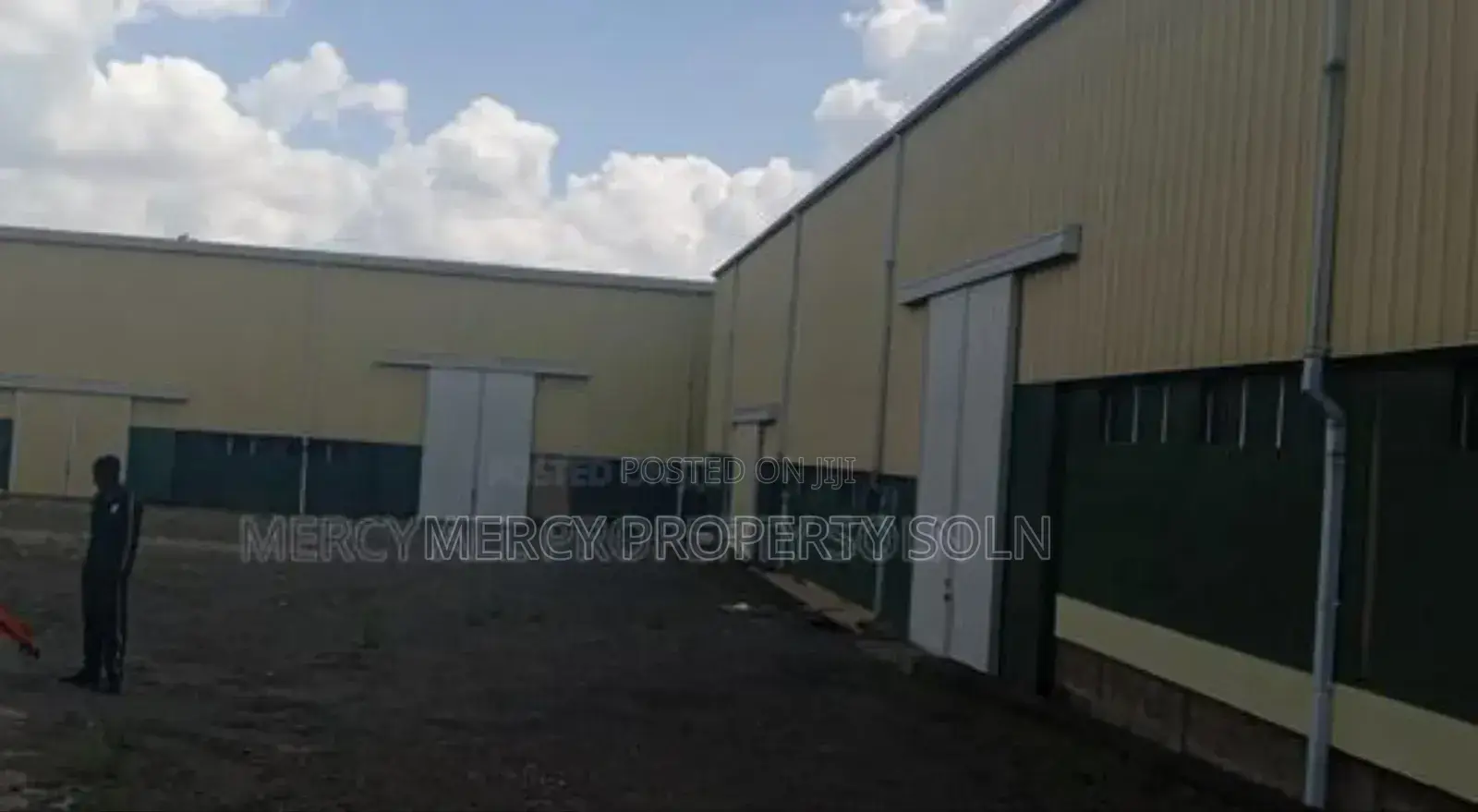 Warehouse for Rent የሚከራይ መጋዘን አአ