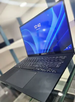 New Laptop Asus Zenbook 14 UX434 16GB Intel Core I7 SSD 512GB