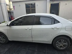 Toyota Corolla 2018 White