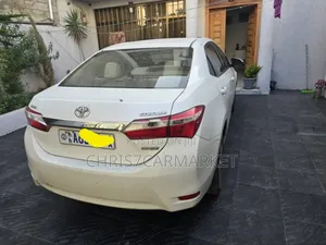 Toyota Corolla 2018 White