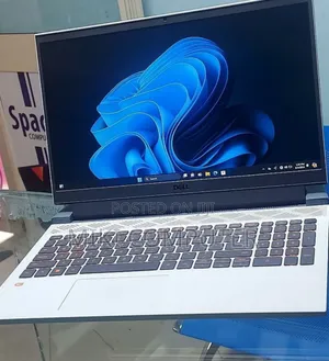 New Laptop Dell G15 5511 16GB AMD Ryzen 5 SSD 512GB