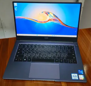 Photo - New Laptop Huawei MateBook 13 WRT-W29E 8GB Intel Core I5 SSD 512GB