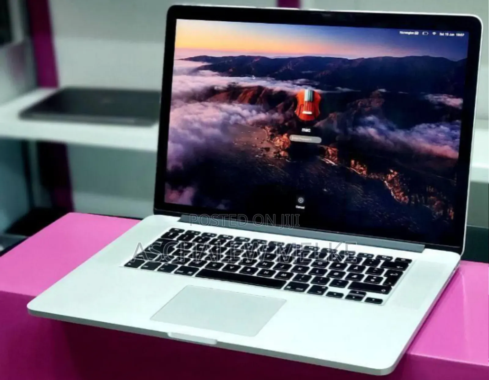 New Laptop Apple MacBook Pro 2015 16GB Intel Core I7 SSD 256GB