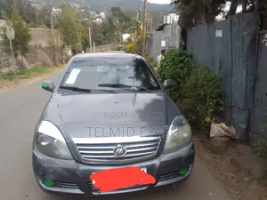 Photo - Lifan 520 2012 Gray