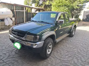 Photo - Toyota Hilux 2.5 Cab 2005 Green