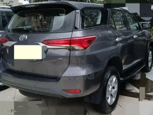 Toyota Fortuner 2022 Gray