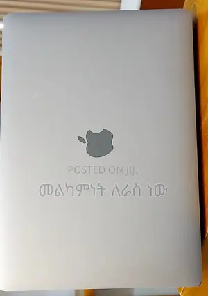 New Laptop Apple MacBook Pro 2022 M2 8GB Apple M2 SSD 256GB