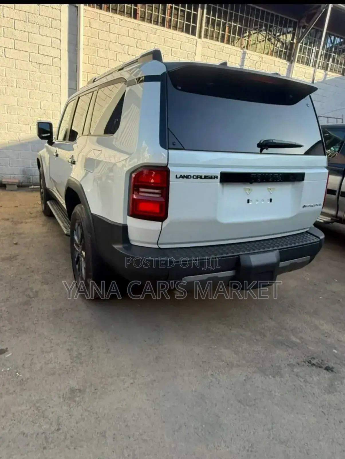 Toyota Land Cruiser Prado 2024 White